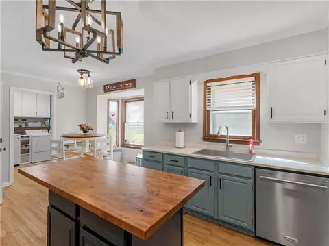 Kitchen - 20 Valley Trl, Covington, GA 30014 photo 5 of 10