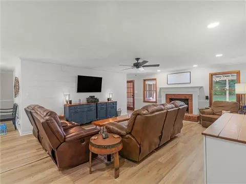 Living - 20 Valley Trl, Covington, GA 30014 photo 2 of 7