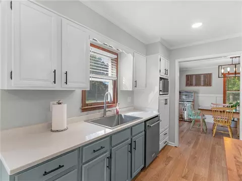 Kitchen - 20 Valley Trl, Covington, GA 30014 photo 3 of 10