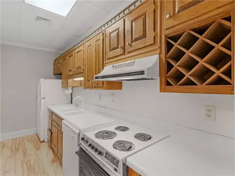 Kitchen - 20 Valley Trl, Covington, GA 30014 photo 8 of 10