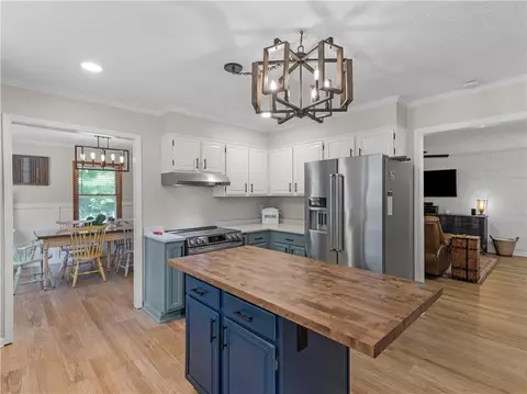 Kitchen - 20 Valley Trl, Covington, GA 30014 photo 2 of 10