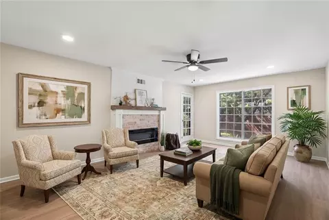 6851 Roswell Rd #F19, Sandy Springs, GA 30328