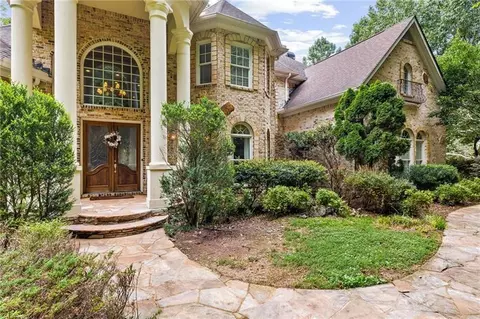 221 Allmond Ln, Alpharetta, GA 30004