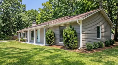 617 Deerfield Ln, Norcross, GA 30093