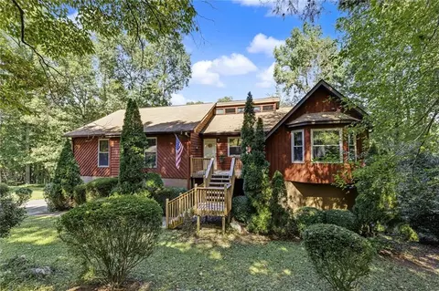 708 Cobb Trl, Woodstock, GA 30188