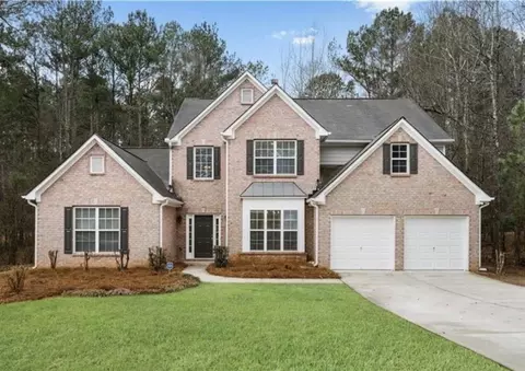 365 Dominique Ct, Fayetteville, GA 30214