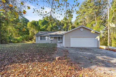 667 Alcovy Forest Dr, Lawrenceville, GA 30045