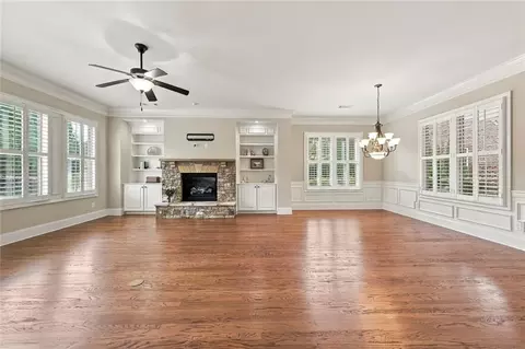 Living - 318 Lakeside Trce, Canton, GA 30115 photo 4 of 6