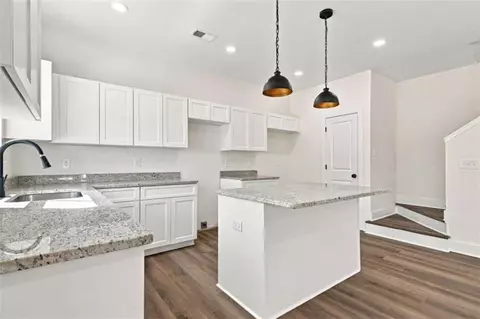 Kitchen - 26 Pullman St, Rockmart, GA 30153 photo 4 of 7