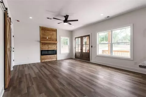 Living - 26 Pullman St, Rockmart, GA 30153 photo 1 of 6
