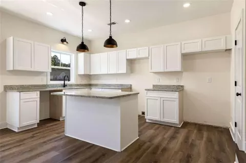 Kitchen - 26 Pullman St, Rockmart, GA 30153 photo 2 of 7