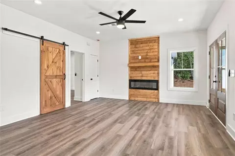 Living - 26 Pullman St, Rockmart, GA 30153 photo 4 of 6