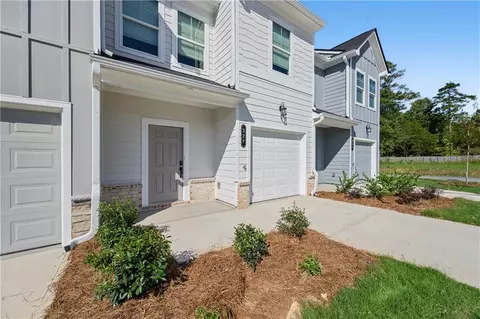 327 Rollinggreen Rd, Adairsville, GA 30103