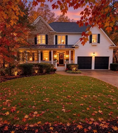 3060 Burlingame Dr, Roswell, GA 30075