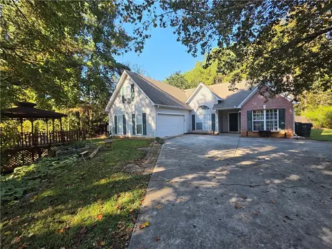945 Spring Ives Dr, Lawrenceville, GA 30043