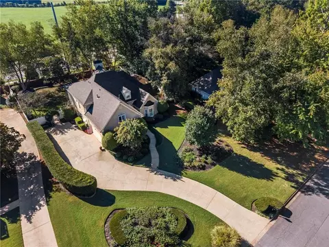 420 Clubfield Dr, Roswell, GA 30075