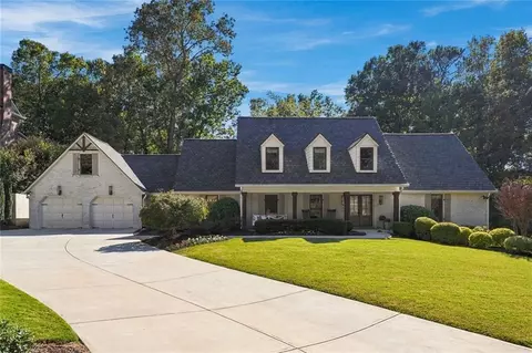 785 Oakhaven Dr, Roswell, GA 30075