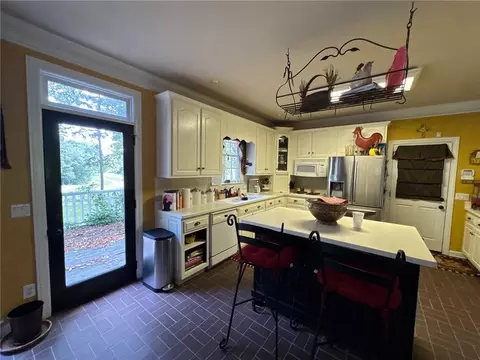 Kitchen - 1575 Windstone Dr, Ringgold, GA 30736 photo 2 of 2