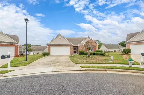 418 Mockingbird Dr, Loganville, GA 30052