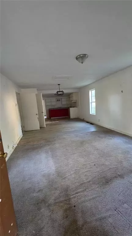 Living - 330 Walker Dr, Monroe, GA 30655 photo 2 of 2