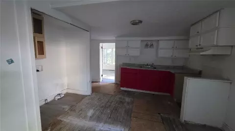 Entry Way - 330 Walker Dr, Monroe, GA 30655 photo 3 of 4