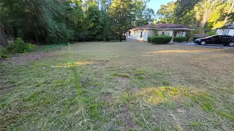 Exterior - 330 Walker Dr, Monroe, GA 30655 photo 2 of 3