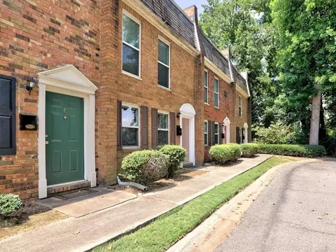 135 N River Dr #F, Sandy Springs, GA 30350