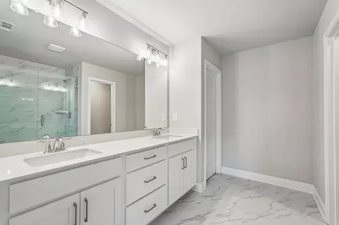 Bath - 4240 Cavalier Way, Duluth, GA 30097 photo 2 of 6