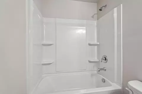 Bath - 4240 Cavalier Way, Duluth, GA 30097 photo 6 of 6