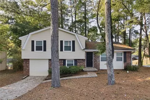 1049 Soapstone Ln, Riverdale, GA 30296