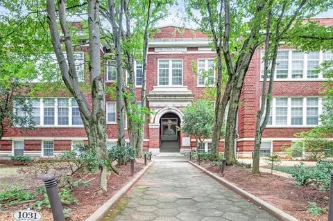 1031 State St NW #209, Atlanta, GA 30318