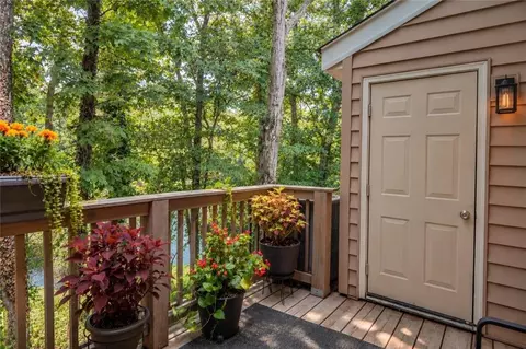 305 Quail Run, Roswell, GA 30076