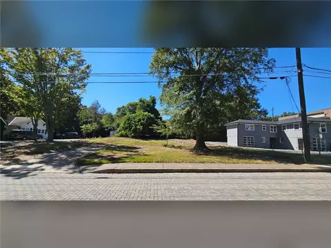 974 Myrtle St, Roswell, GA 30075