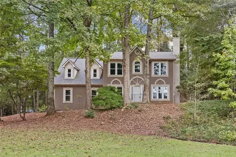 1877 Quail Run Run, Lawrenceville, GA 30044