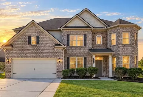 5470 Mirror Lake Dr, Cumming, GA 30028