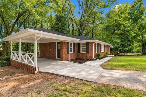 3944 Creel Dr, Lithia Springs, GA 30122