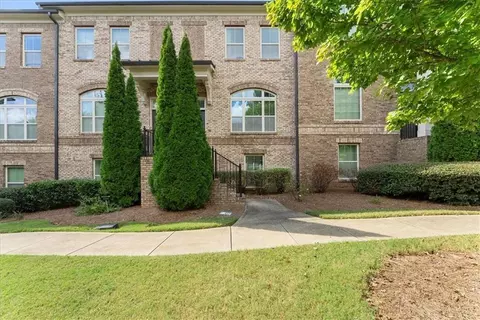 7528 Highlands Pt, Atlanta, GA 30328