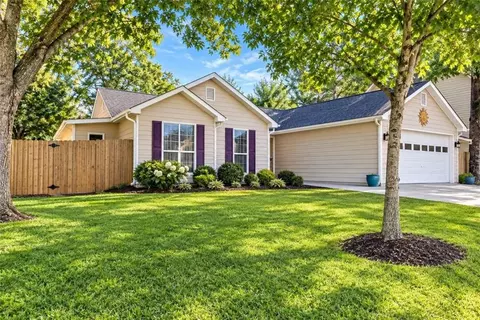 110 Marians Way, Hampton, GA 30228