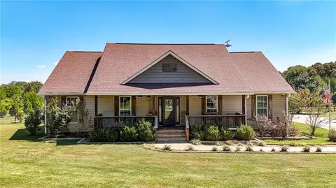 22 Ravenfield Rd, Taylorsville, GA 30178