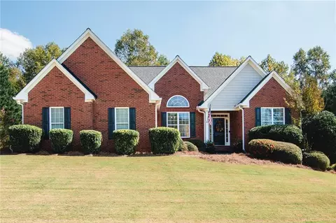 341 Prestwick Dr, Hoschton, GA 30548
