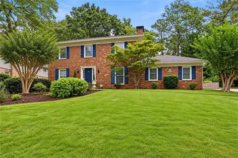 2377 Castleridge Ct, Tucker, GA 30084