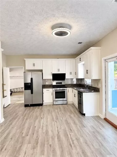 Kitchen - 3140 Abbotts Pointe Dr, Duluth, GA 30097 photo 1 of 1