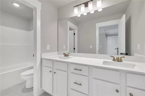 Bath - 231 E Marable St, Monroe, GA 30655 photo 3 of 3