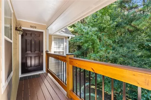 Exterior - 909 Berkeley Woods Dr #909, Duluth, GA 30096 photo 2 of 5