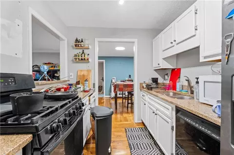 Kitchen - 909 Berkeley Woods Dr #909, Duluth, GA 30096 photo 1 of 1