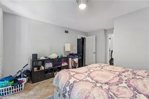 Bedroom - 909 Berkeley Woods Dr #909, Duluth, GA 30096 photo 2 of 3