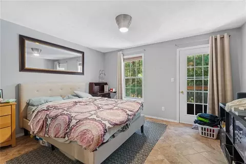 Bedroom - 909 Berkeley Woods Dr #909, Duluth, GA 30096 photo 1 of 3