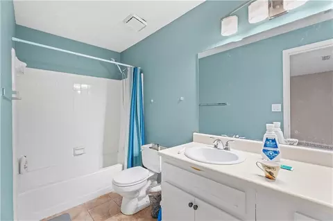 Bath - 909 Berkeley Woods Dr #909, Duluth, GA 30096 photo 1 of 2