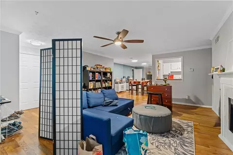 Living - 909 Berkeley Woods Dr #909, Duluth, GA 30096 photo 3 of 3