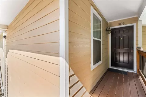 Exterior - 909 Berkeley Woods Dr #909, Duluth, GA 30096 photo 1 of 5
